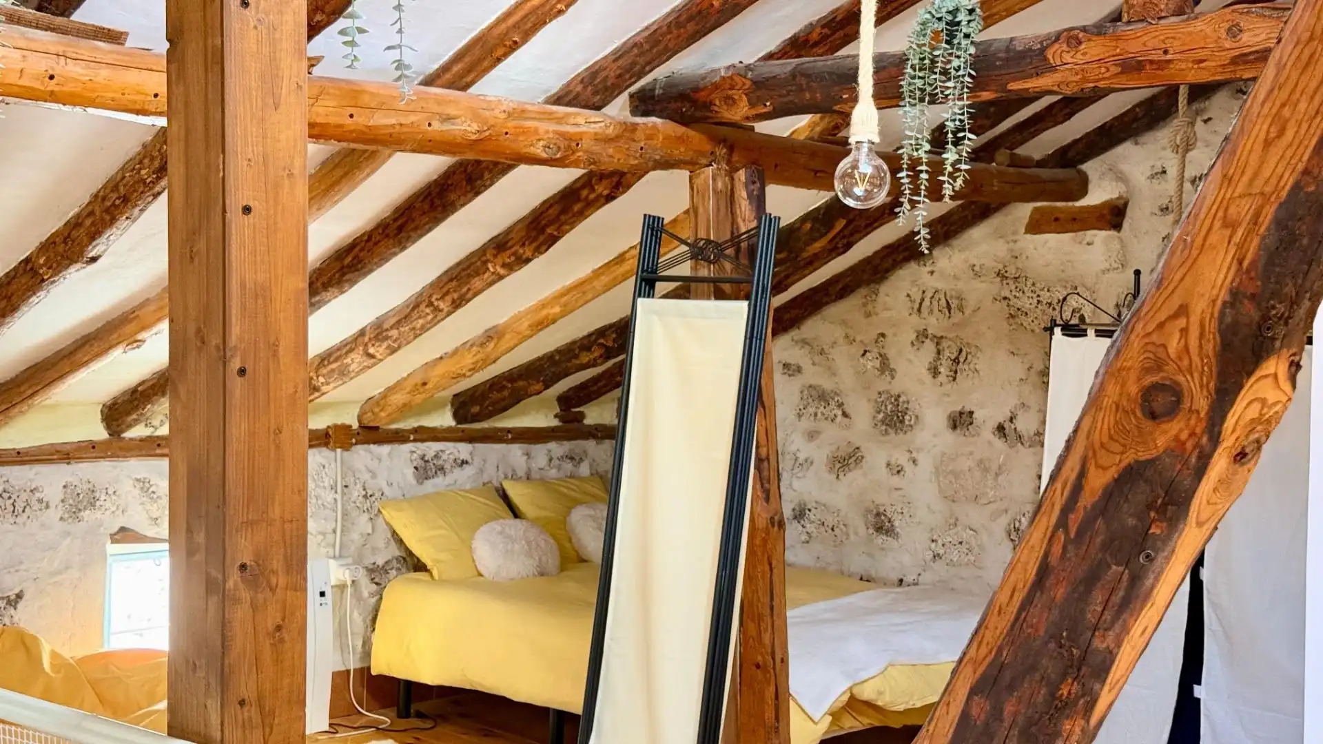 Habitación de Casa o chalet en venta en Cozuelos de Fuentidueña con Alarma