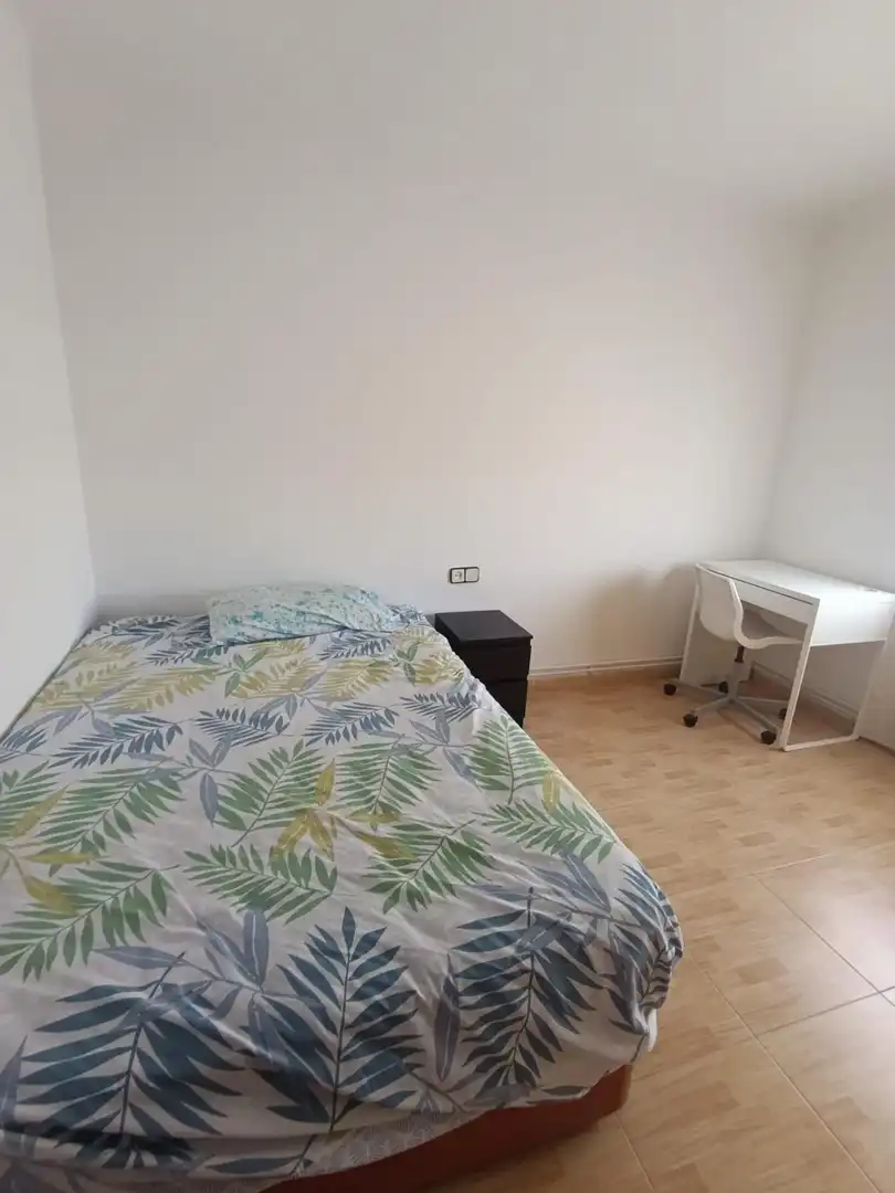 Habitación de Piso de alquiler en Mollet del Vallès con Calefacción, Parquet y Amueblado