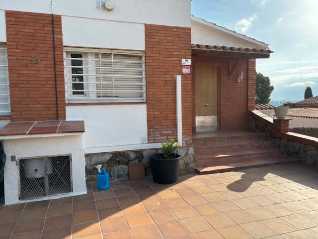 Photo 1 of Single-family semi-detached for sale in Carrer Mallorca, Santa Eulàlia de Ronçana, Barcelona