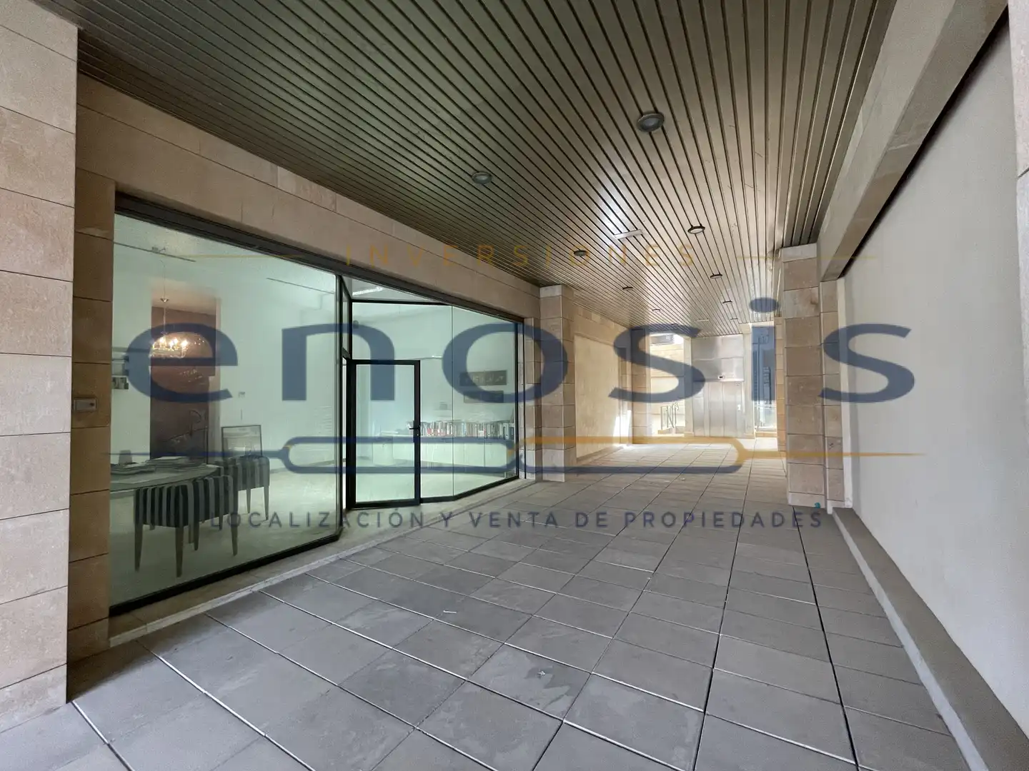 Local comercial de lloguer a calle saavedra fajardo, imagen 2