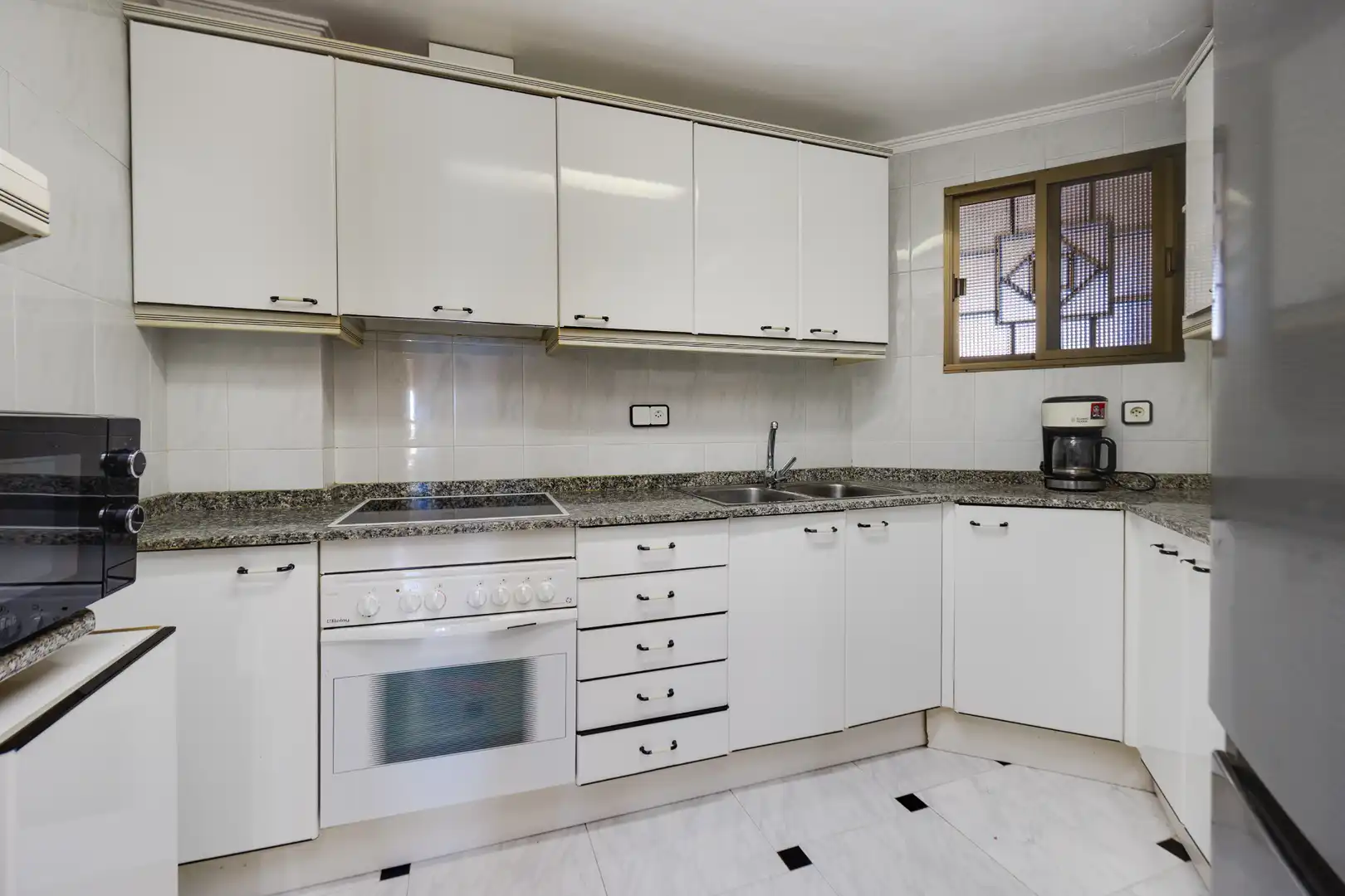 Cocina de Piso en venta en El Campello con Aire acondicionado, Trastero y Piscina comunitaria