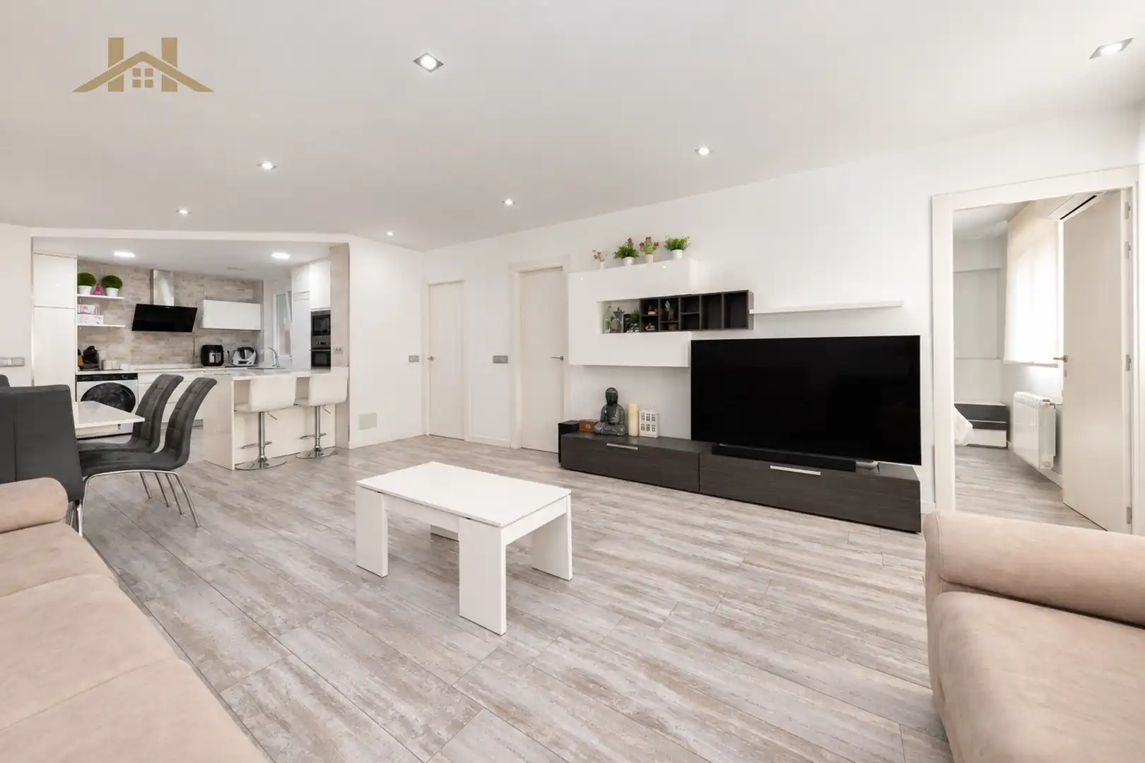 Flat with lift for sale in Calle de los Cantos 1