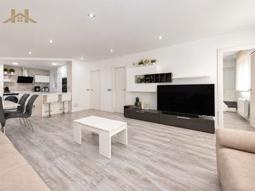 Flat with lift for sale in Calle de los Cantos 1