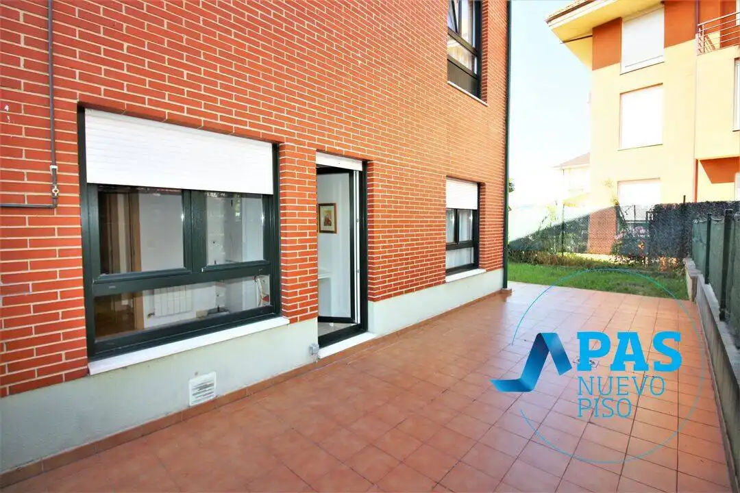 Vista exterior de Piso de alquiler en Piélagos con Calefacción, Jardín privado y Parquet