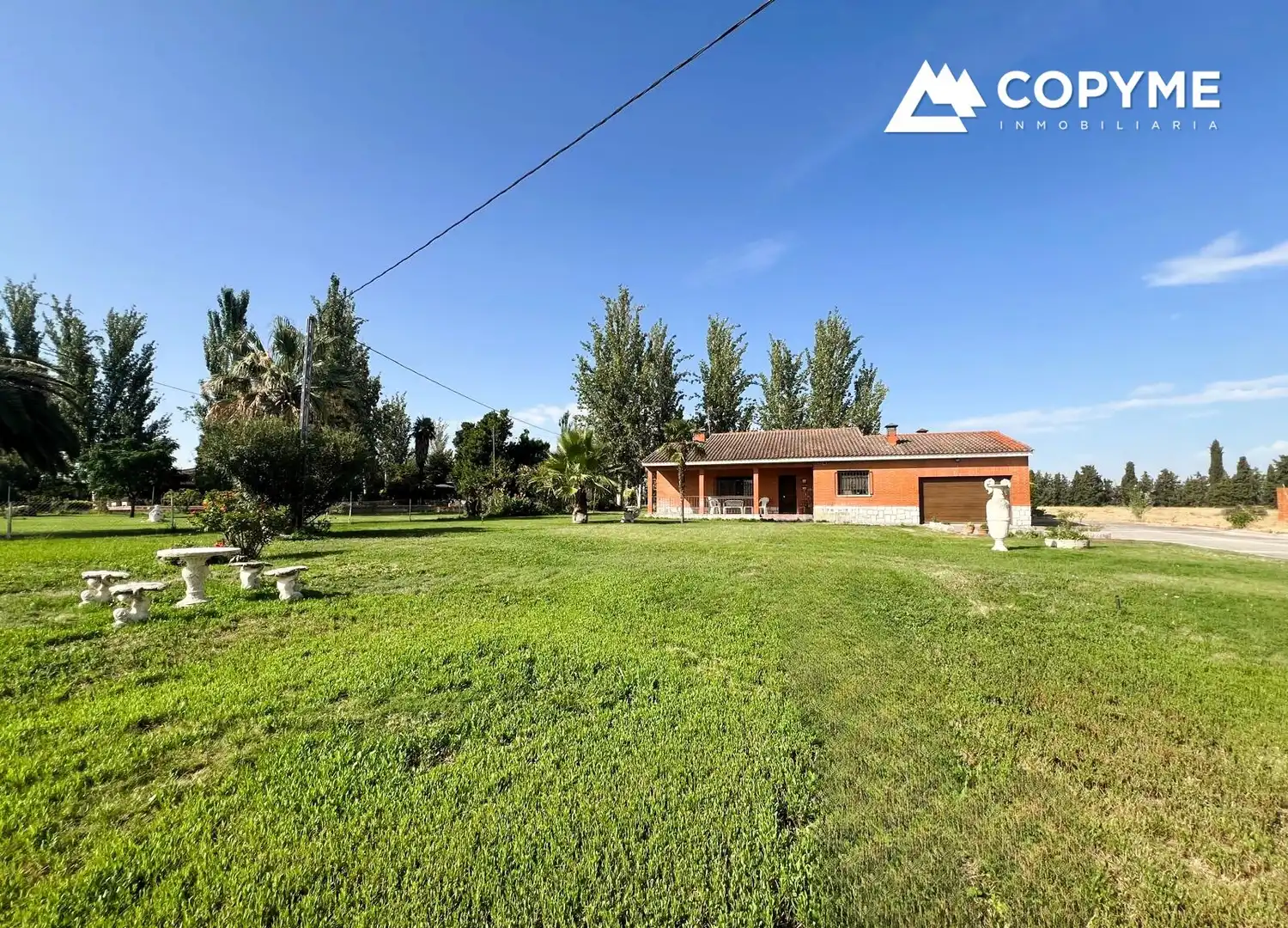 Vista exterior de Casa o chalet en venta en Novés con Calefacción, Jardín privado y Parquet