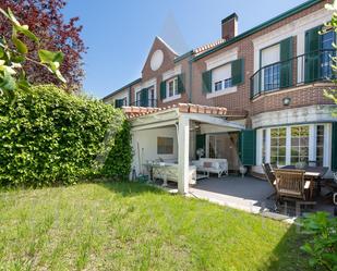Garden of Single-family semi-detached for sale in La Moraleja  with Air Conditioner, Heating and Private garden