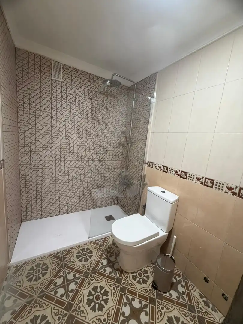 Bathroom of Flat for share in San Cristóbal de la Laguna  with Parquet flooring and Furnished