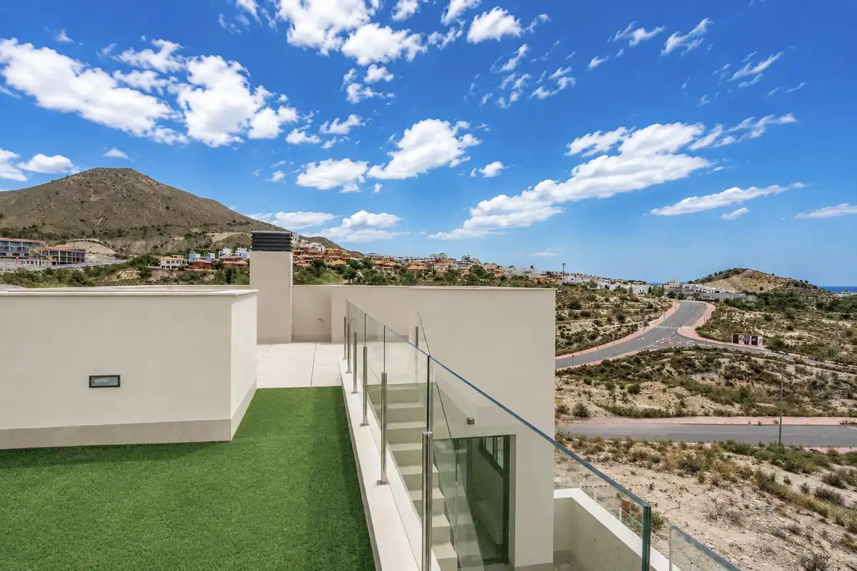 Semi-detached house with terrace for sale in Calle de Morella, imagen 40
