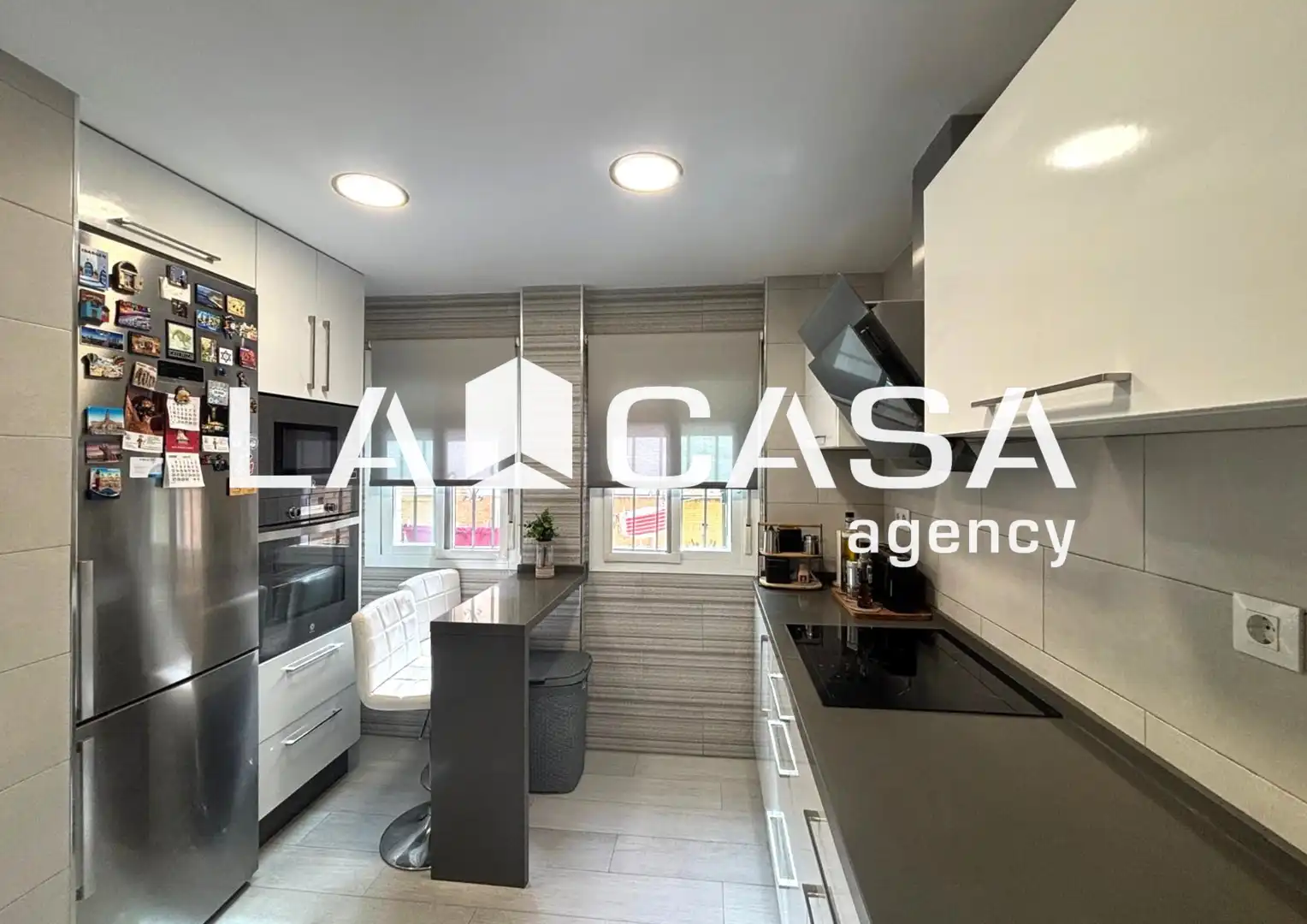 Cocina de Piso en venta en  Sevilla Capital con Terraza y Trastero
