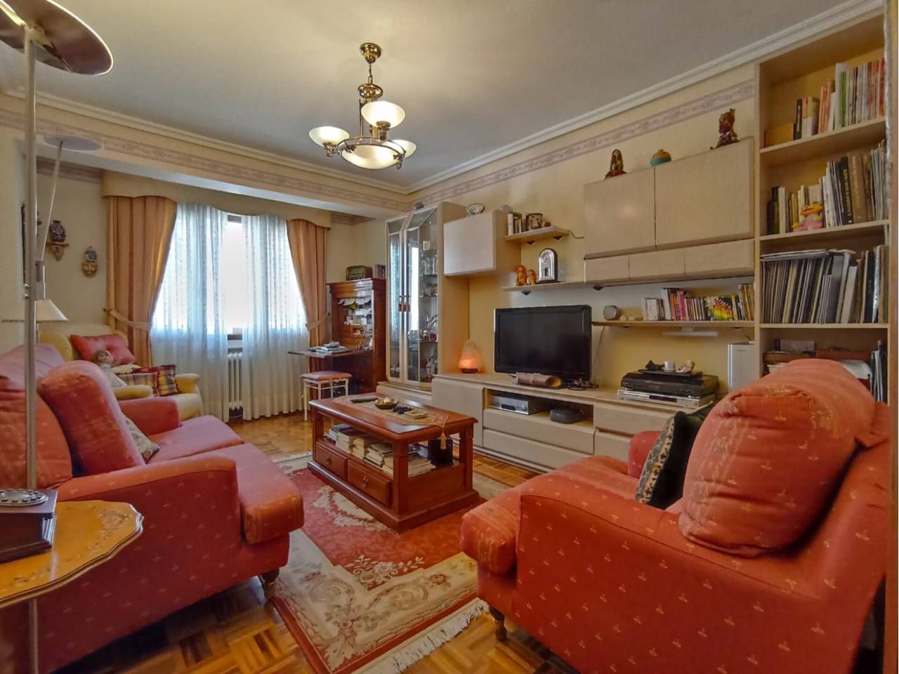Sala de estar de Piso en venta en Burgos Capital con Calefacción y Parquet