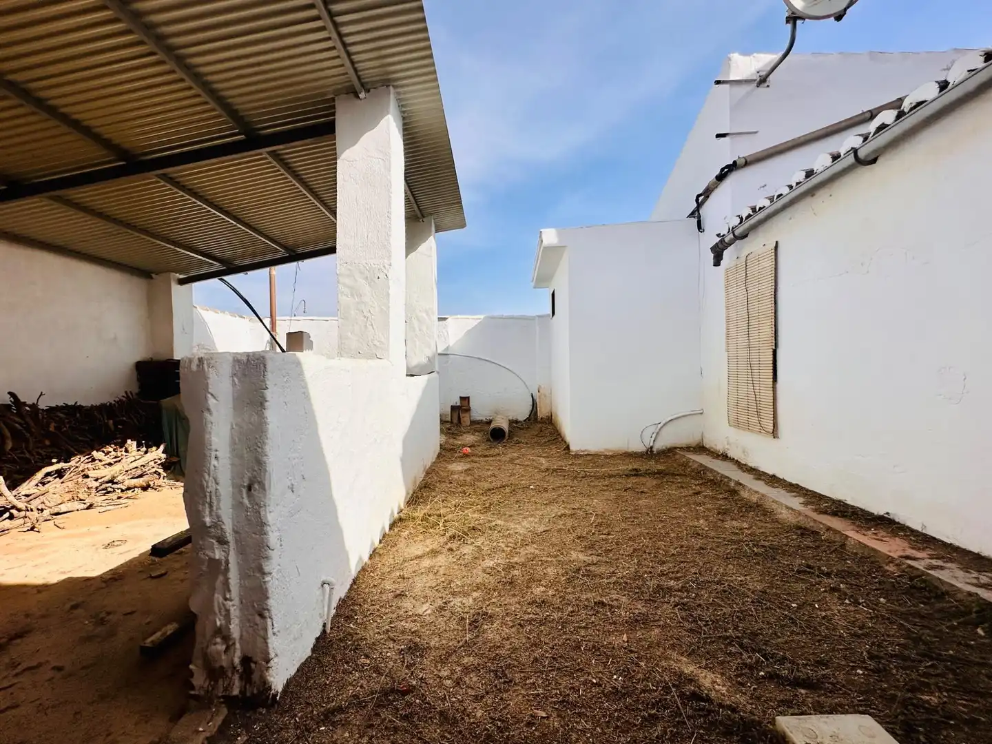 Vista exterior de Finca rústica en venda en Loja amb Jardí privat, Terrassa i Traster