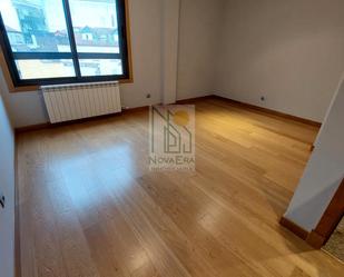 Bedroom of Apartment for sale in Pontevedra Capital   with Heating, Parquet flooring and Storage room