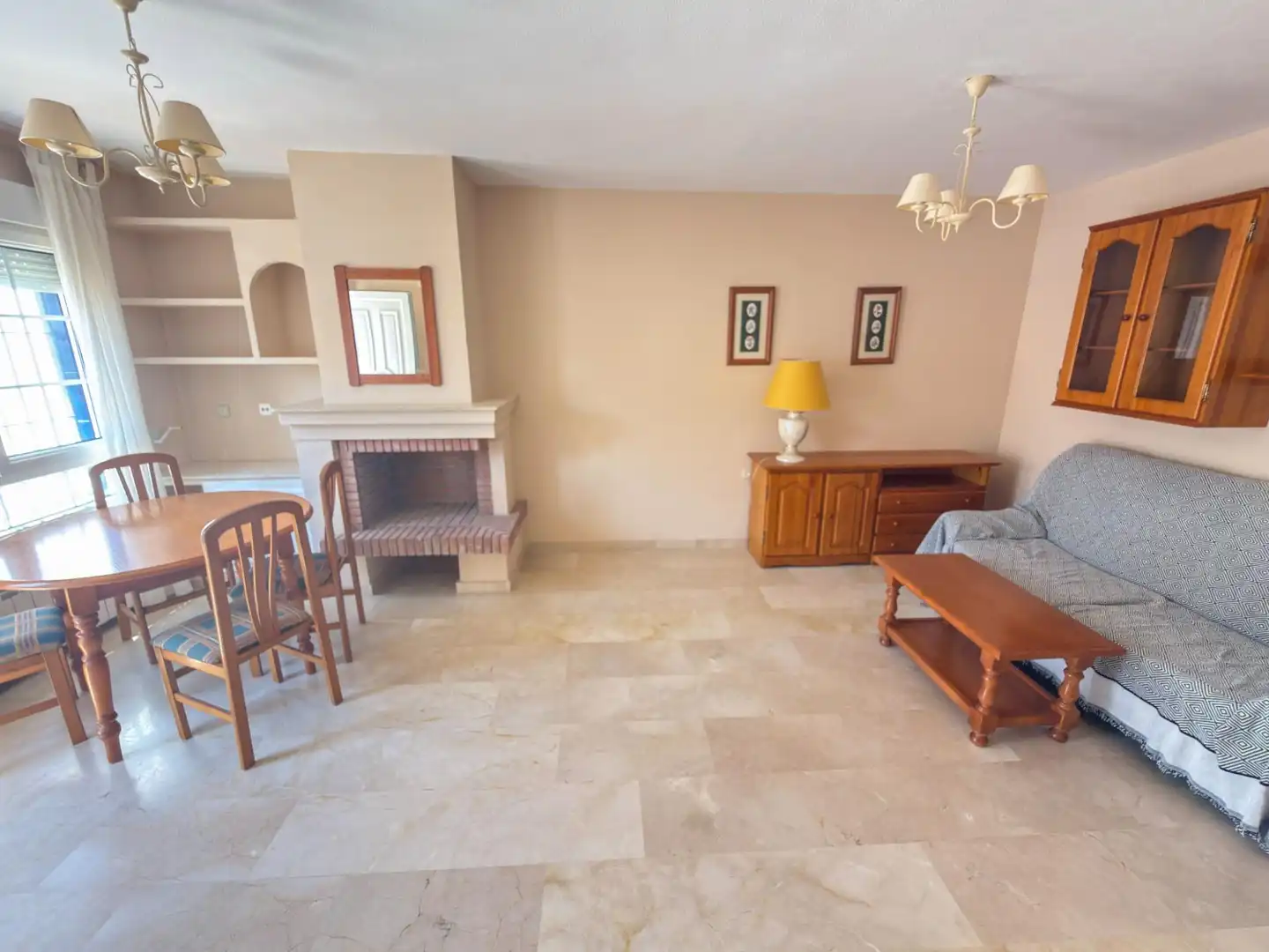 Casa adosada en venda en Orihuela amb Jardí privat, Terrassa i Moblat