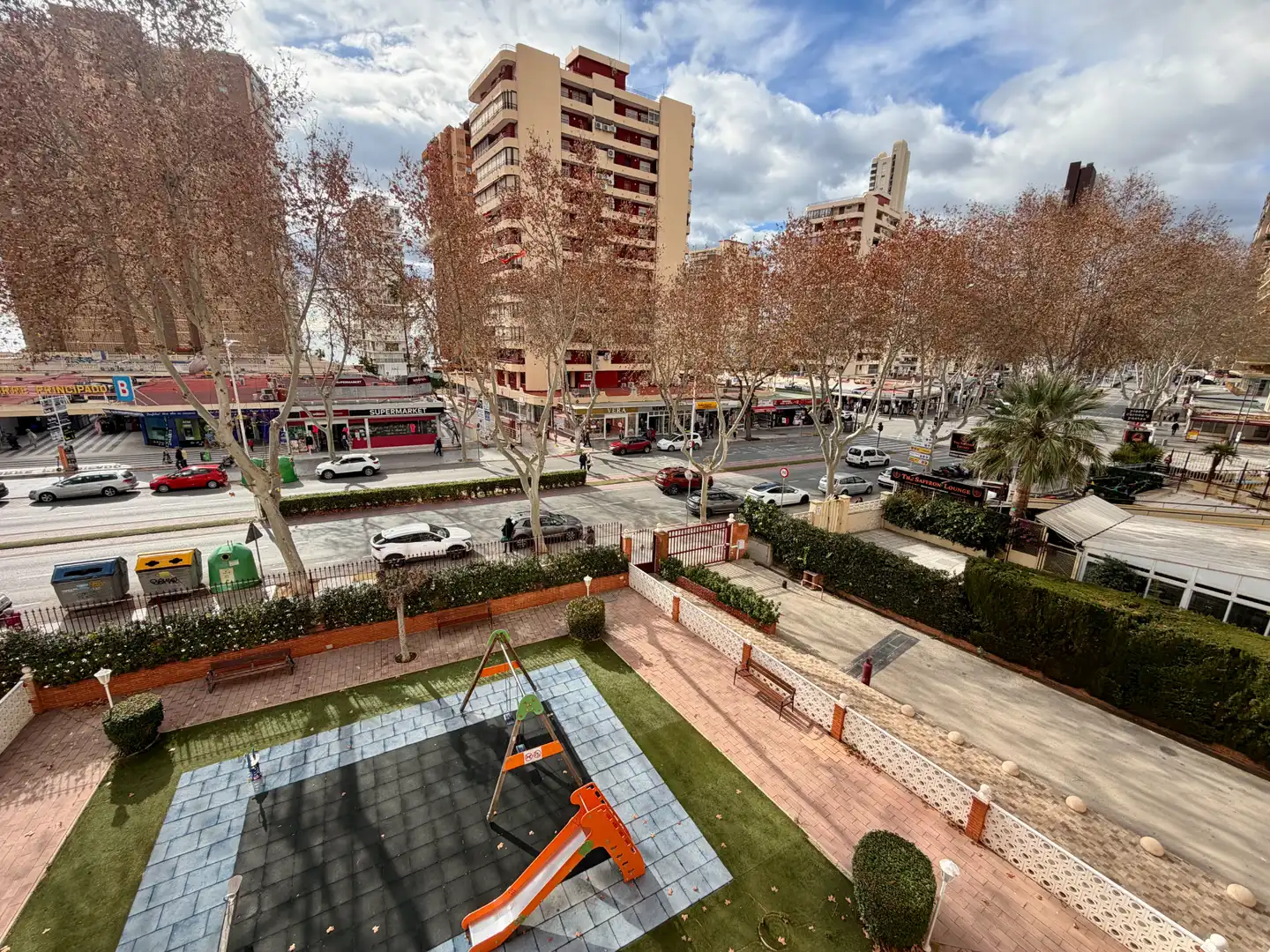 Außenansicht von Wohnung zum Verkauf in Benidorm mit Terrasse, Möbliert und Gemeinschaftspool