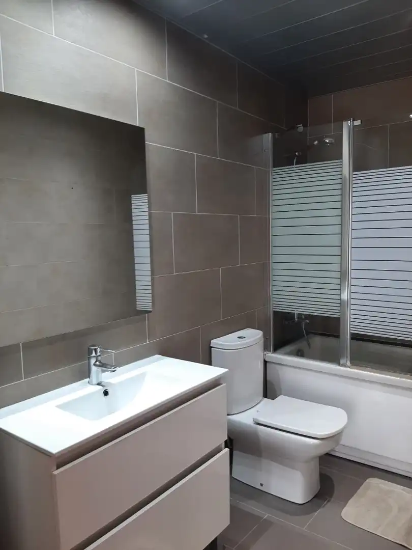 Bathroom of Flat for sale in Mataró  with Air Conditioner, Heating and Oven