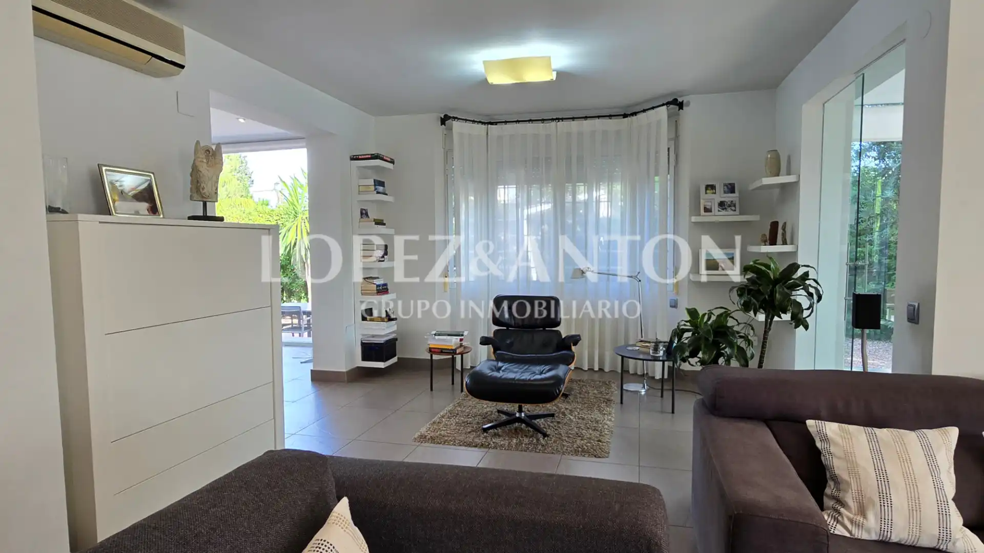 Living room of Houses for sale in L'Eliana  with Air Conditioner, Heating and Private garden