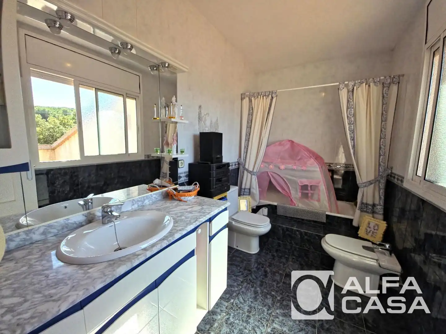 Bany de Casa o xalet en venda en Lloret de Mar amb Aire condicionat, Calefacció i Terrassa