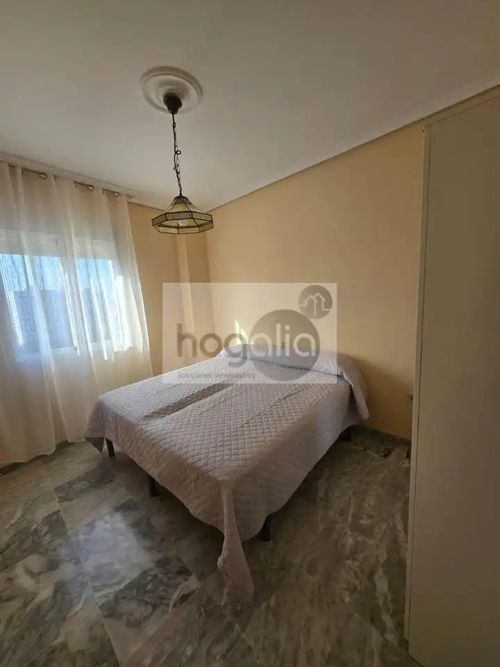 Bedroom of Flat for rent in Sevilla  with Air Conditioner, Terrace and Swimming Pool