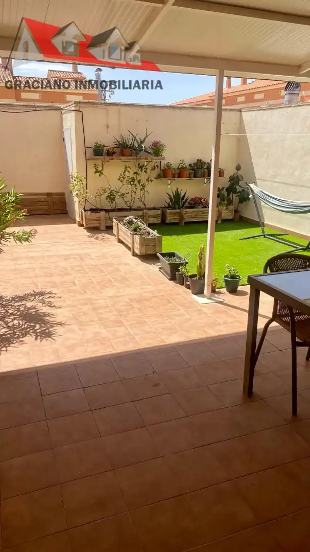Terrassa de Casa adosada en venda en Albacete amb Calefacció, Jardí privat i Terrassa