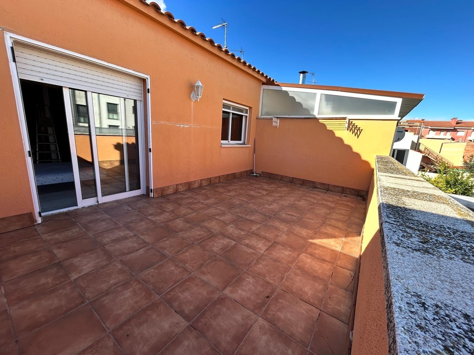 Single-family semi-detached to rent in Llorenç del Penedès