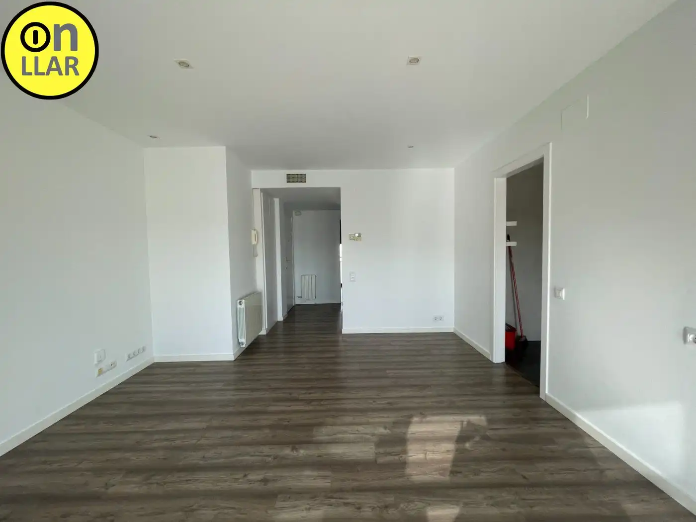 Sala d'estar de Pis en venda en Tiana amb Calefacció, Parquet i Balcó