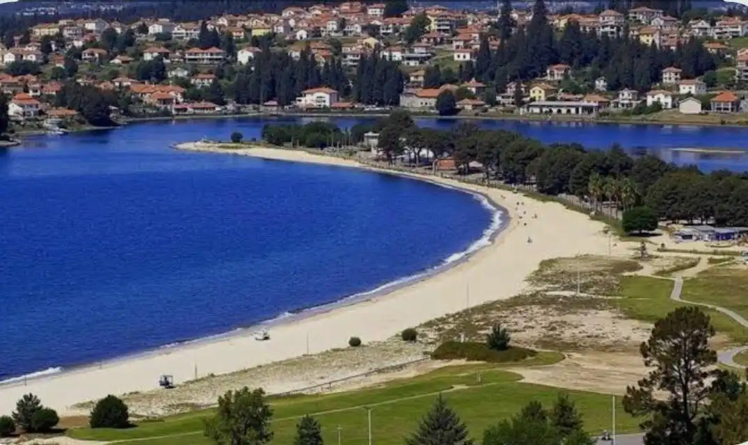Vista exterior de Pis en venda en Baiona amb Calefacció, Traster i Balcó