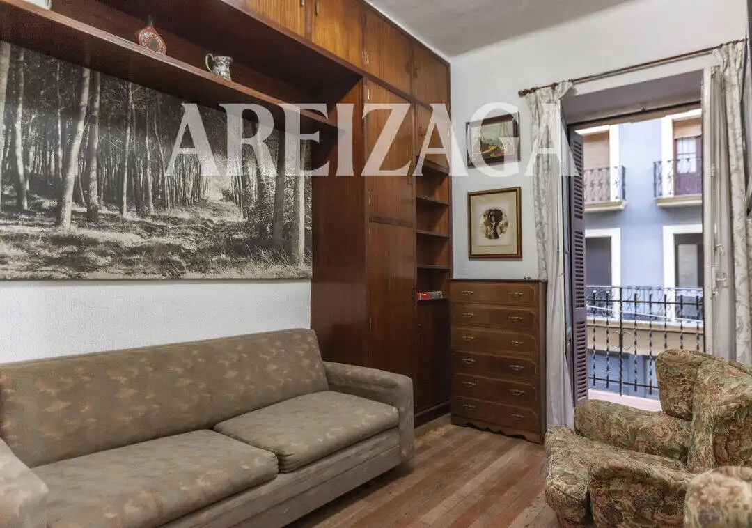 Habitación de Piso en venta en Donostia - San Sebastián  con Calefacción y Balcón