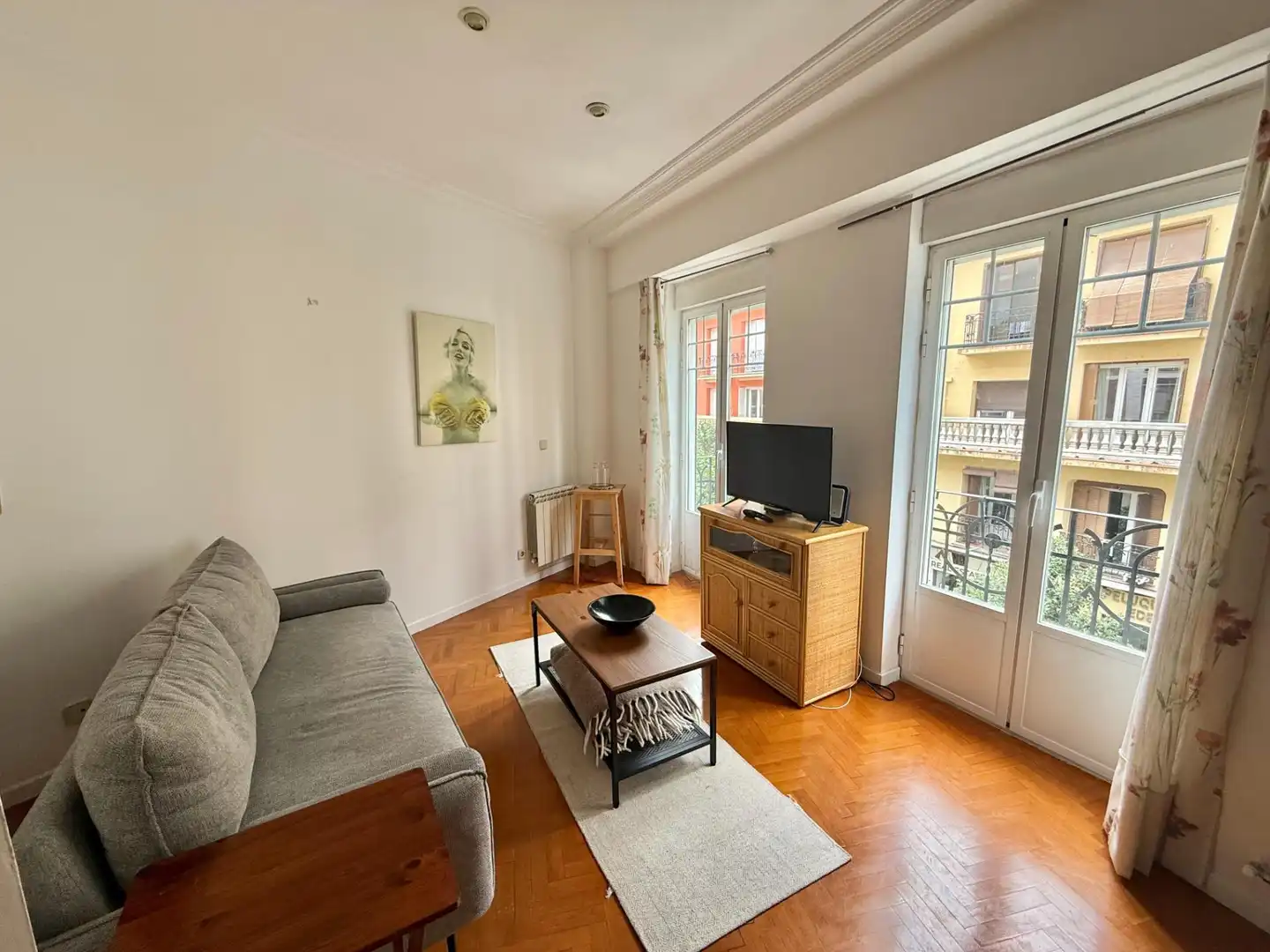 Wohnzimmer von Wohnung zur Miete in Madrid mit Heizung, Möbliert und Balkon