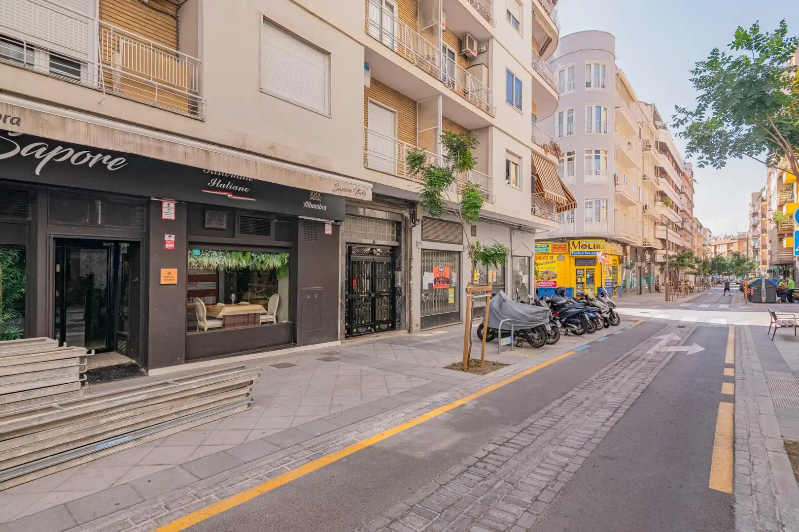 Außenansicht von Geschaftsraum zur Miete in Granada