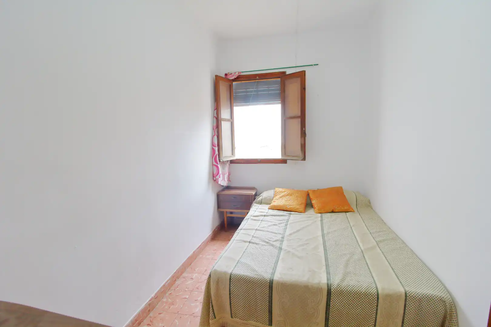 Habitación de Piso en venta en Corbera con Amueblado y Balcón