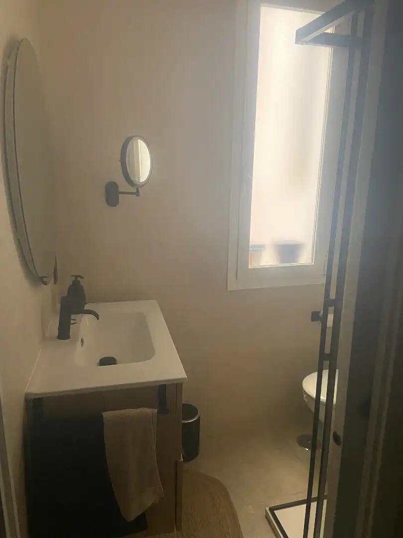 Bathroom of Flat for rent in Madrid  with Air Conditioner and Furnished