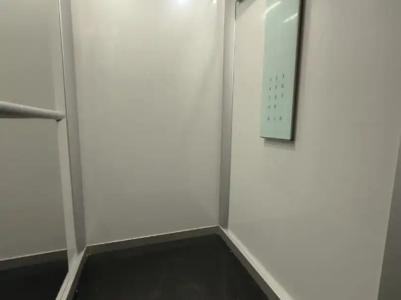 Piso de alquiler en  Granada Capital con Terraza y Balcón