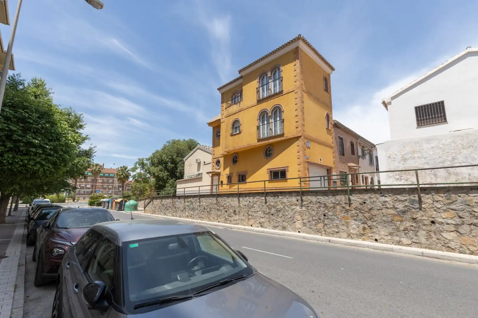 Vista exterior de Casa o xalet en venda en Granada amb Aire condicionat, Calefacció i Traster
