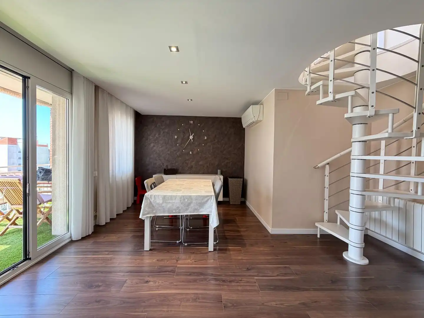 Menjador de Dúplex en venda en Terrassa amb Aire condicionat, Parquet i Terrassa