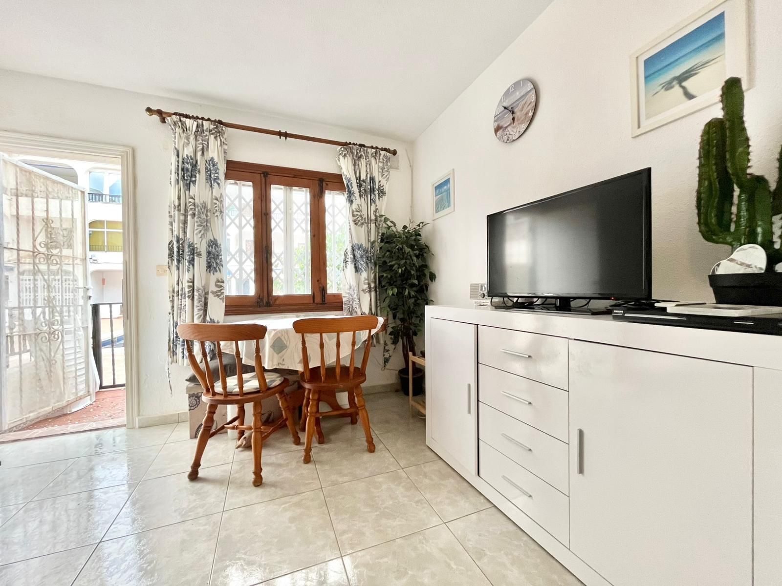 Dining room of Flat to rent in Torrevieja  with Terrace, Swimming Pool and Furnished