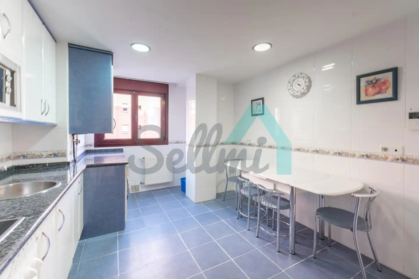 Cocina de Piso en venta en Oviedo  con Calefacción, Parquet y Trastero
