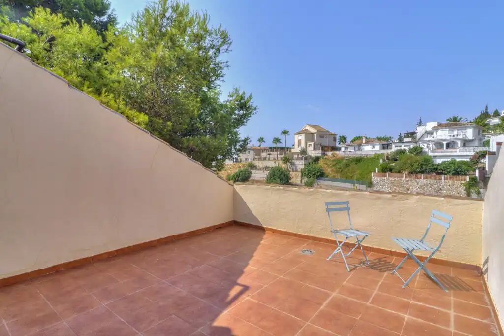 Terrassa de Casa o xalet en venda en Fuengirola amb Aire condicionat, Jardí privat i Terrassa