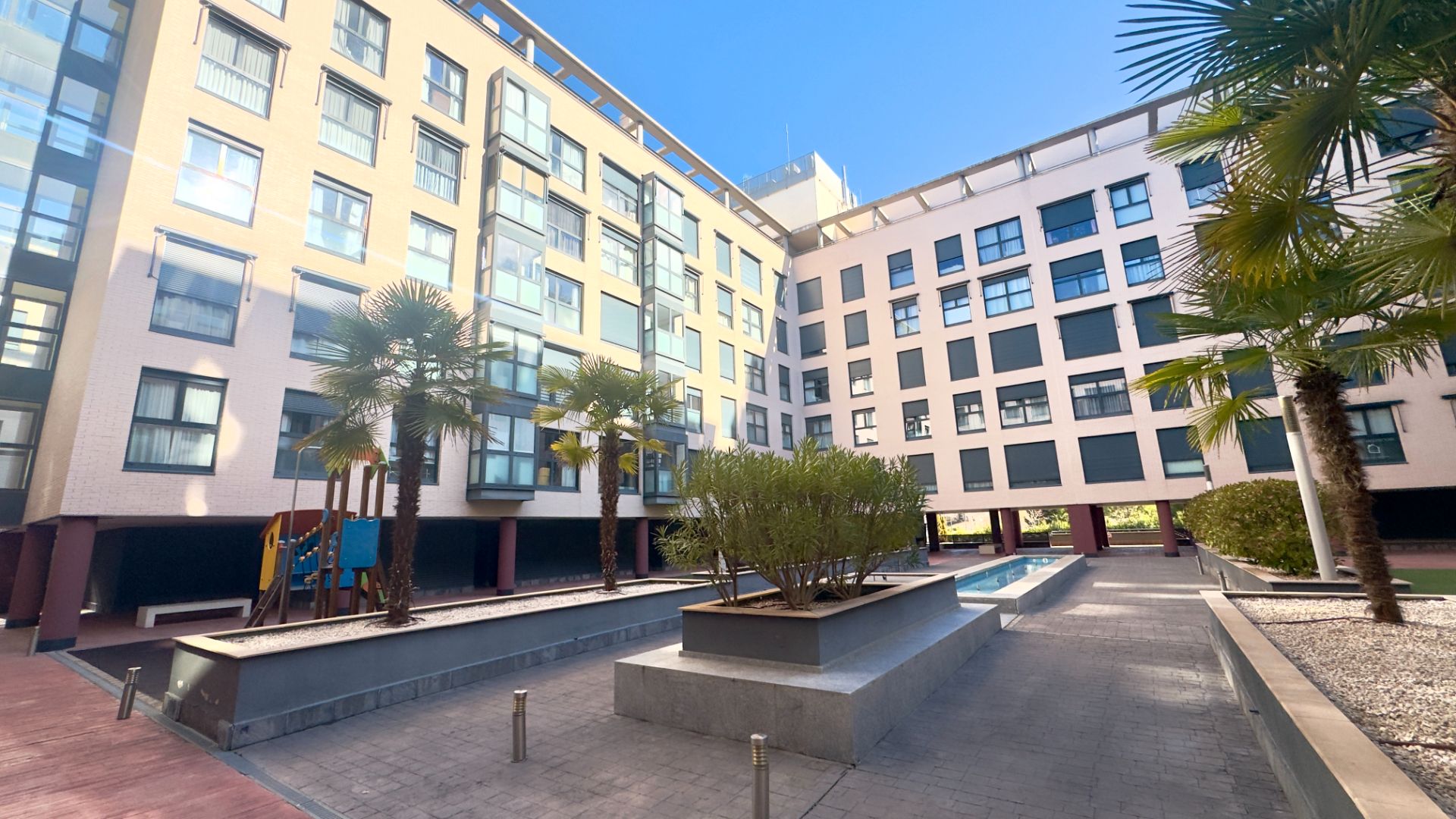 Exterior view of Flat to rent in  Madrid Capital  with Air Conditioner, Heating and Storage room