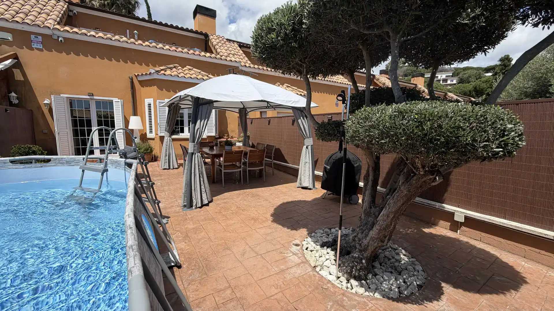 Terrassa de Casa adosada en venda en Sant Vicenç de Montalt amb Aire condicionat i Balcó