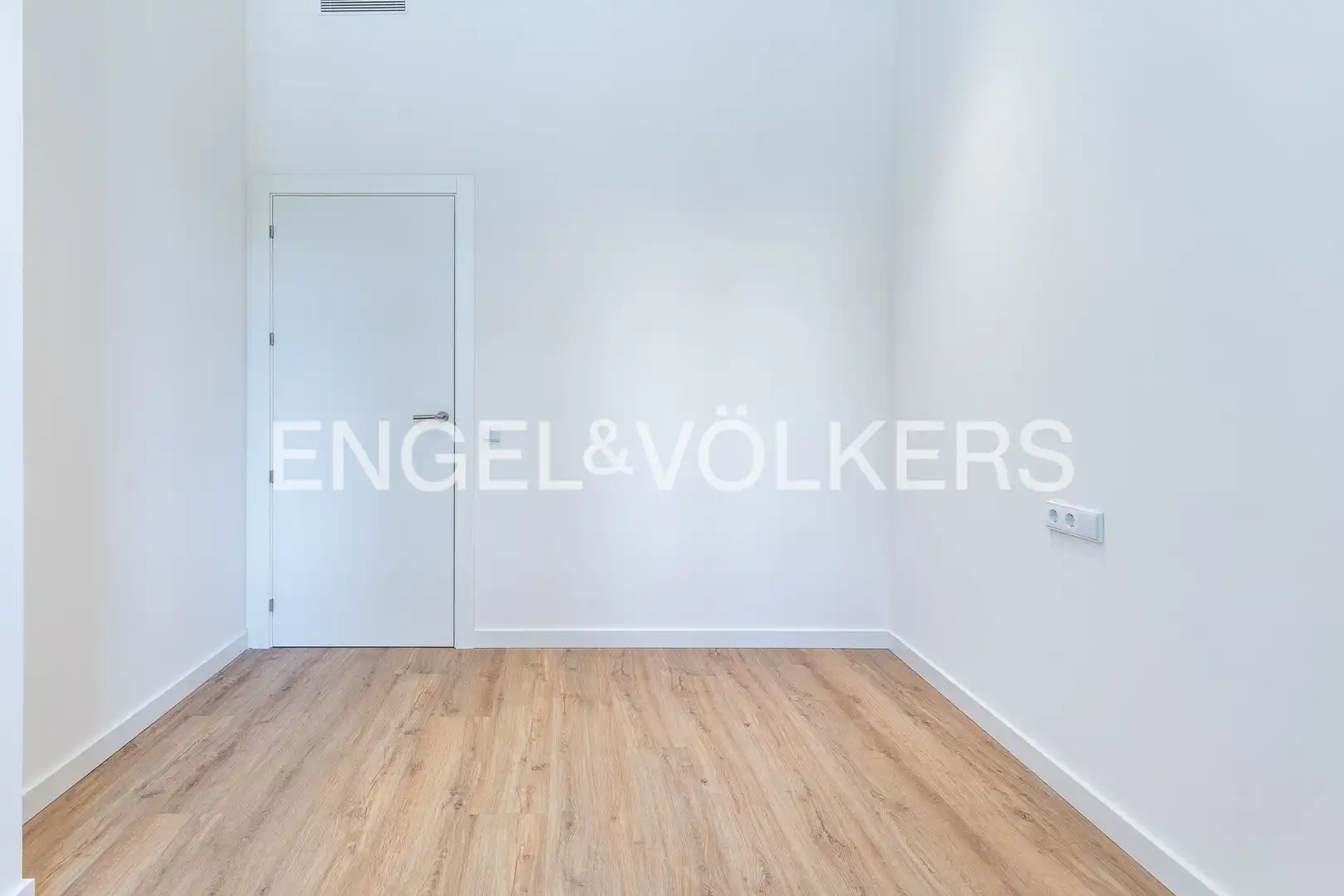 Ground floor for rent in Badalona  with Heating, Parquet flooring and Terrace