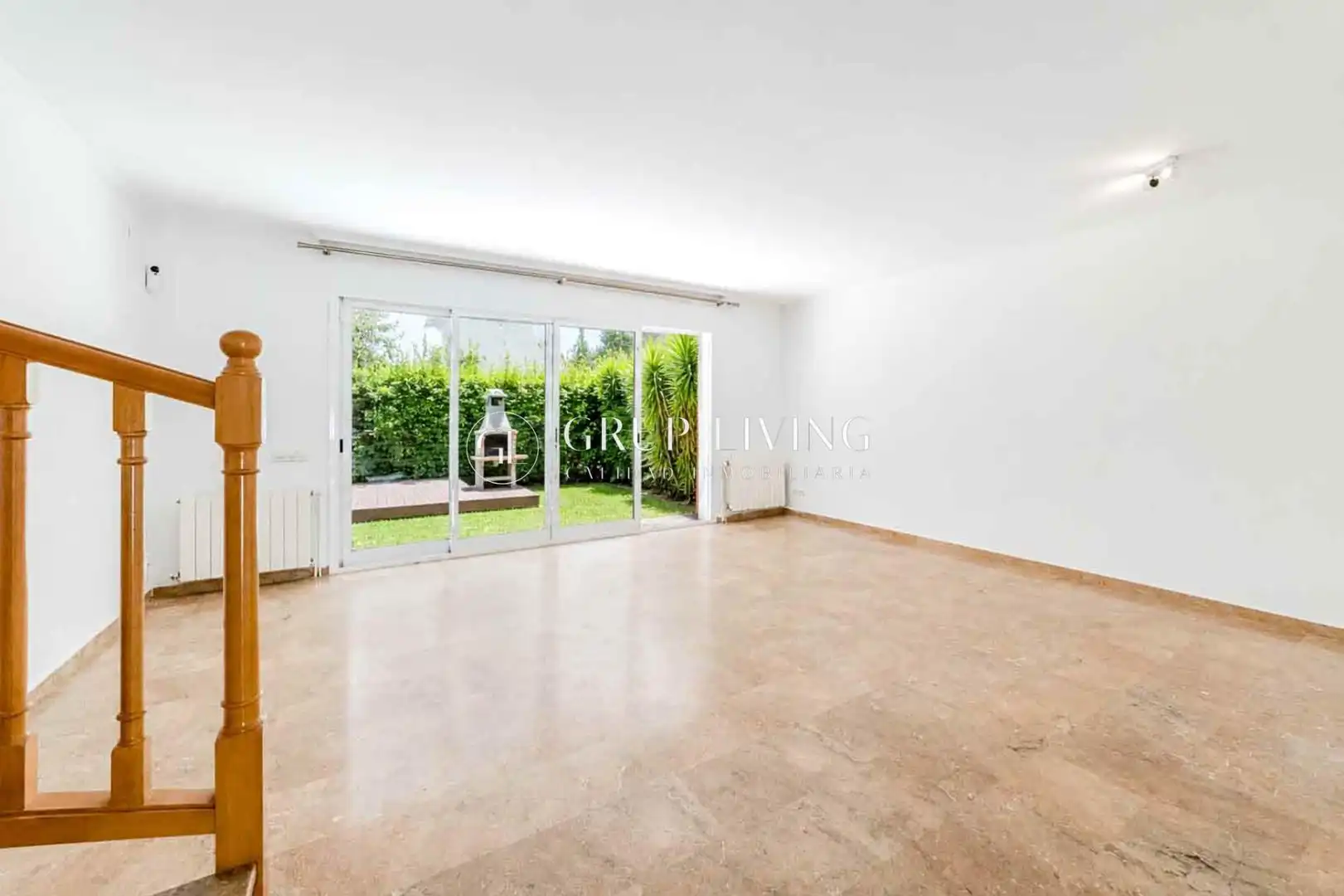 Casa amb terrassa en venda a Can Girona - Terramar - Vinyet, imagen 4