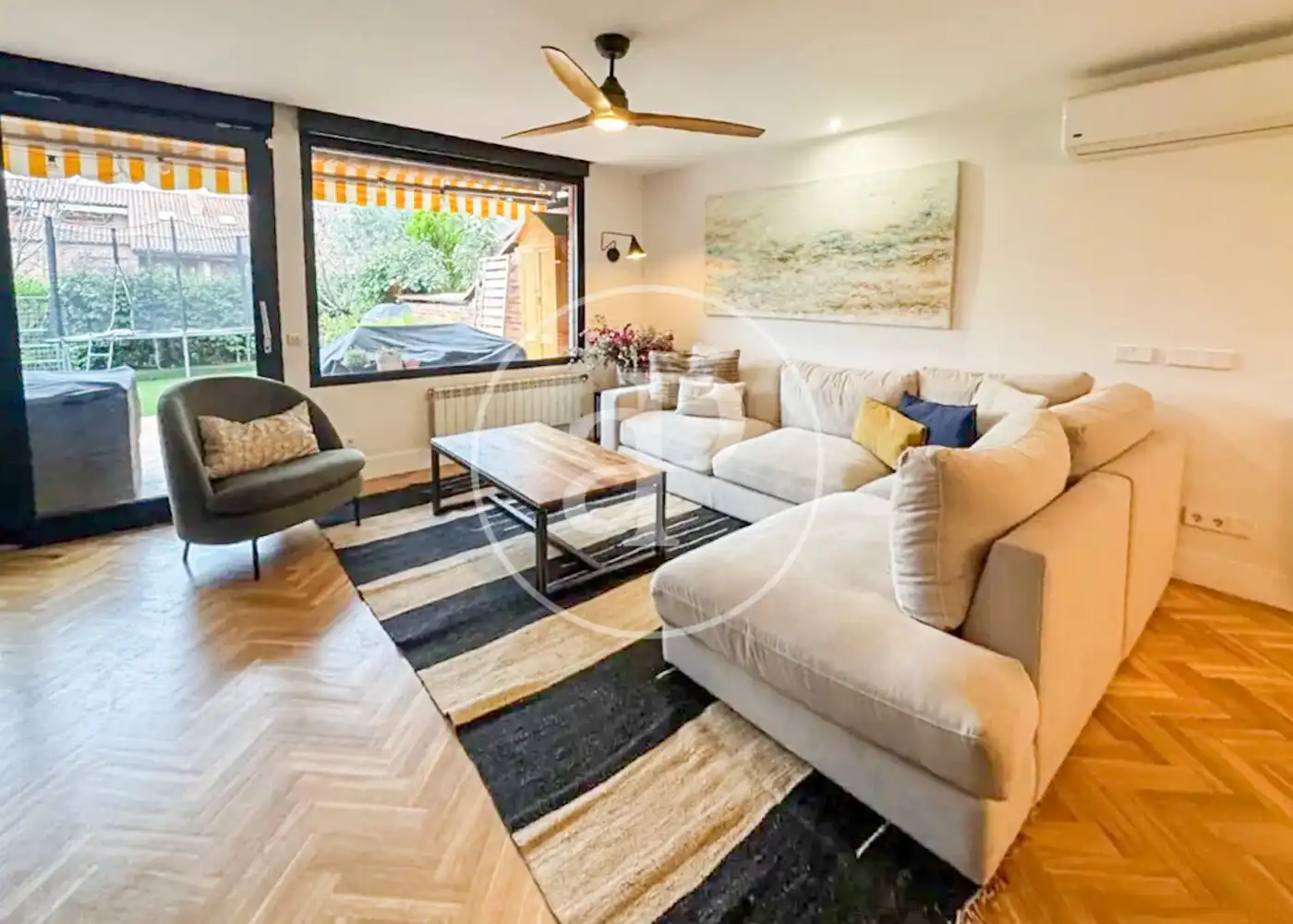 Wohnzimmer von Wohnung zum Verkauf in Majadahonda mit Klimaanlage, Heizung und Privatgarten