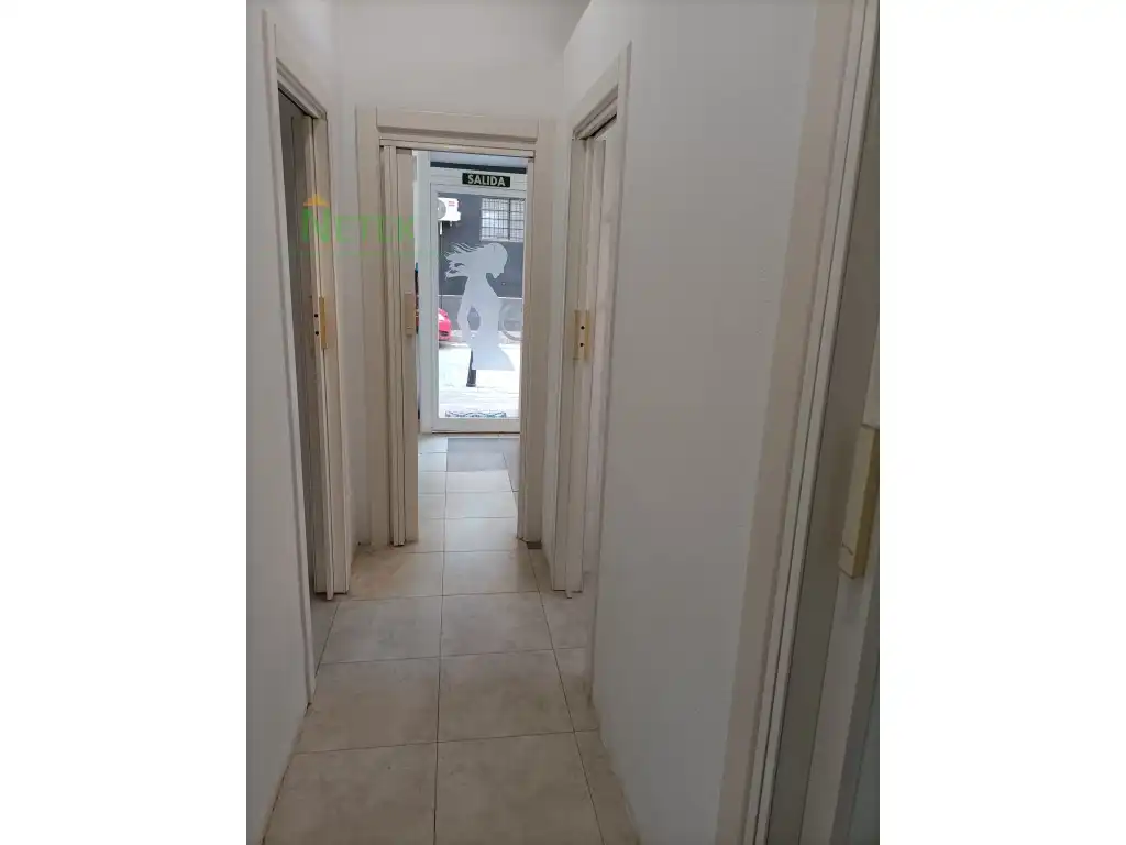 Commercial properties for sale in Calle Sierra Morena, 10, San Andrés - San Antolín