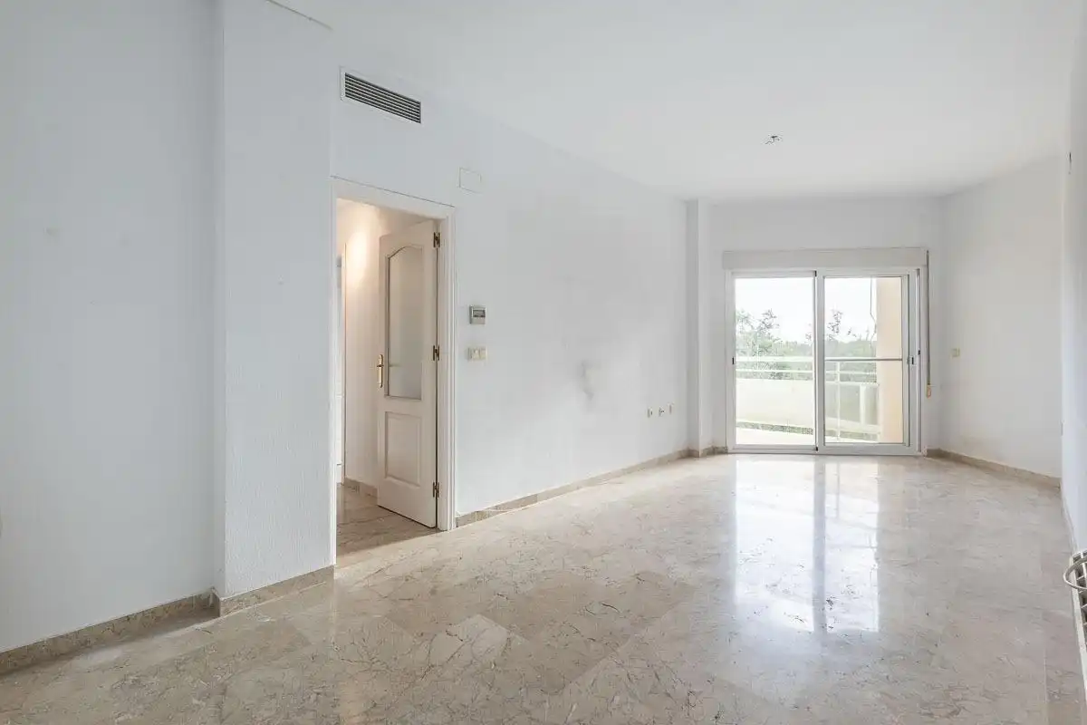 Piso en venta en Motril con Calefacción, Terraza y Balcón