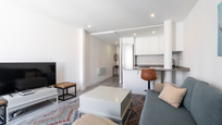 Sala d'estar de Apartament en venda en  Madrid Capital amb Aire condicionat i Terrassa