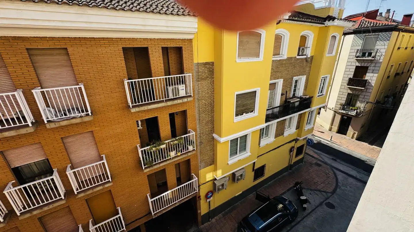 Außenansicht von Wohnung zum Verkauf in Zaragoza mit Klimaanlage, Heizung und Parkett