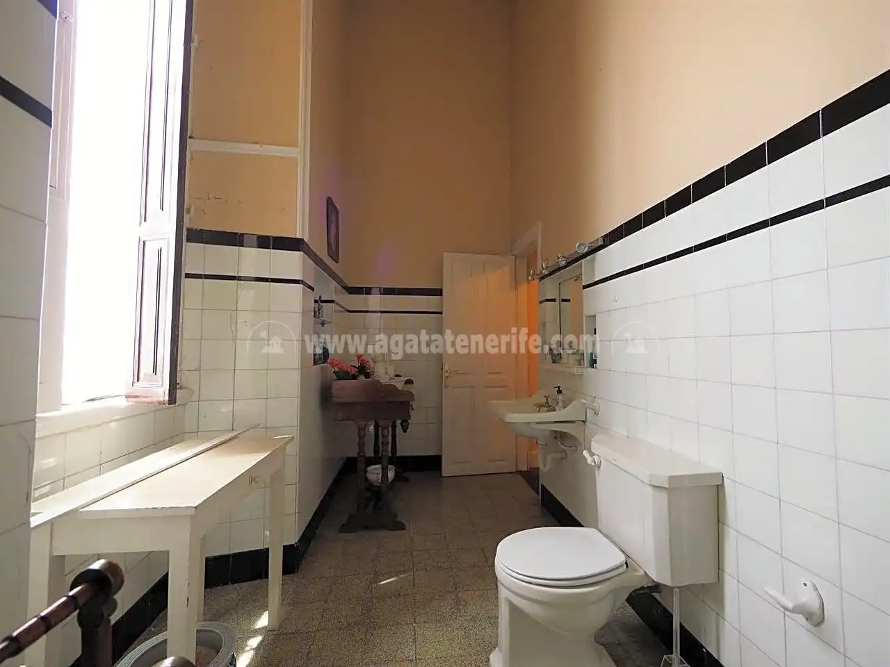 Bathroom of Houses for sale in La Orotava  with Private garden and Terrace