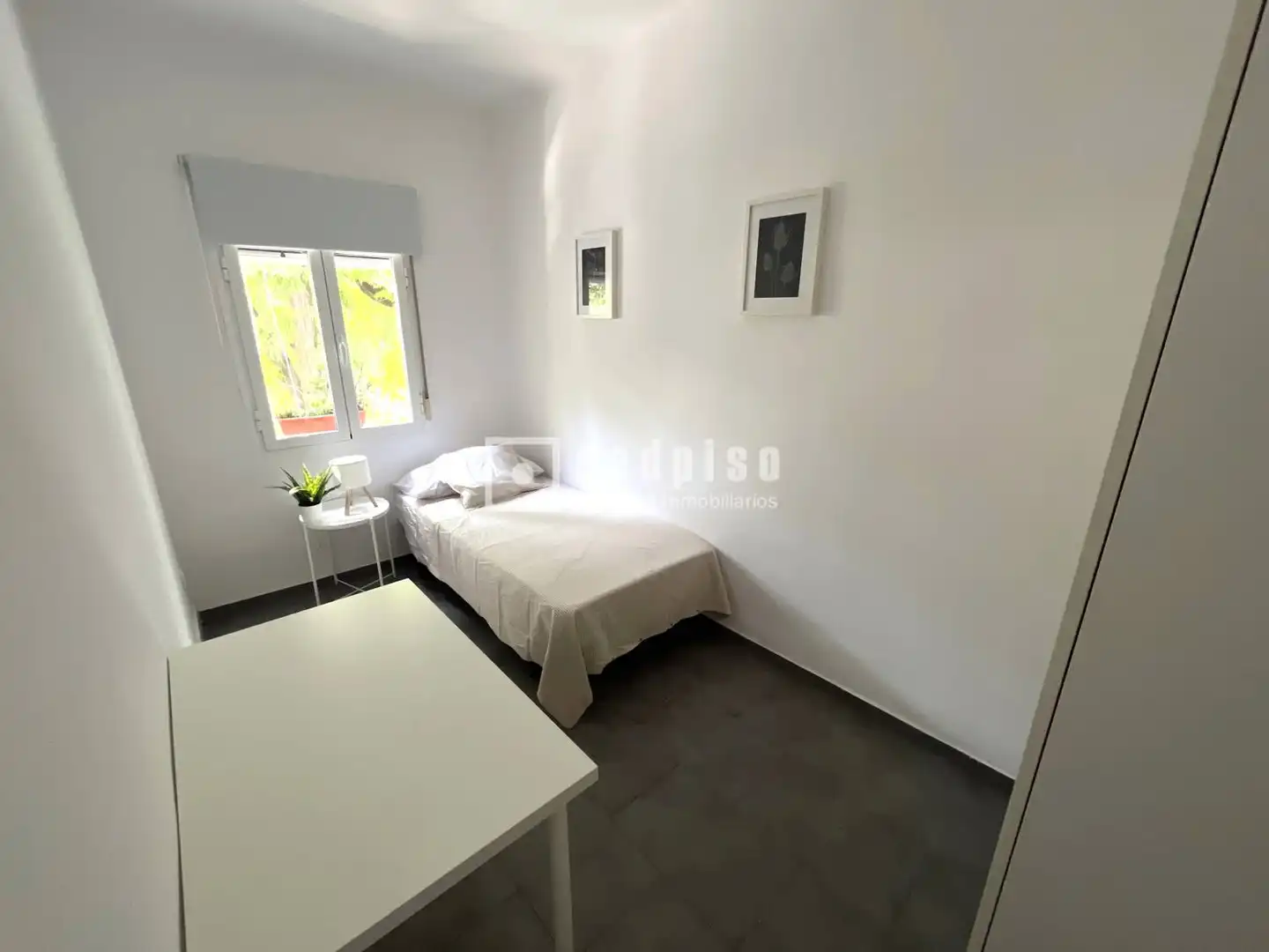 Bedroom of Flat for rent in Sevilla  with Air Conditioner, Terrace and Furnished