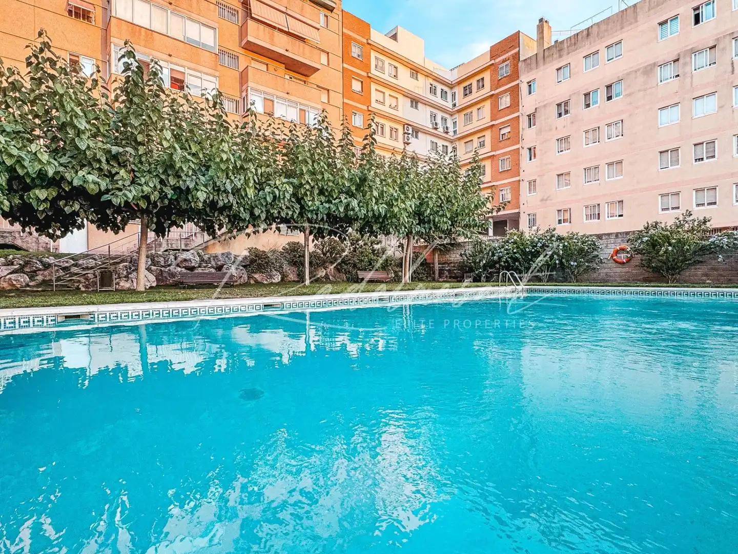 Außenansicht von Wohnung zum Verkauf in Tarragona mit Klimaanlage, Heizung und Terrasse