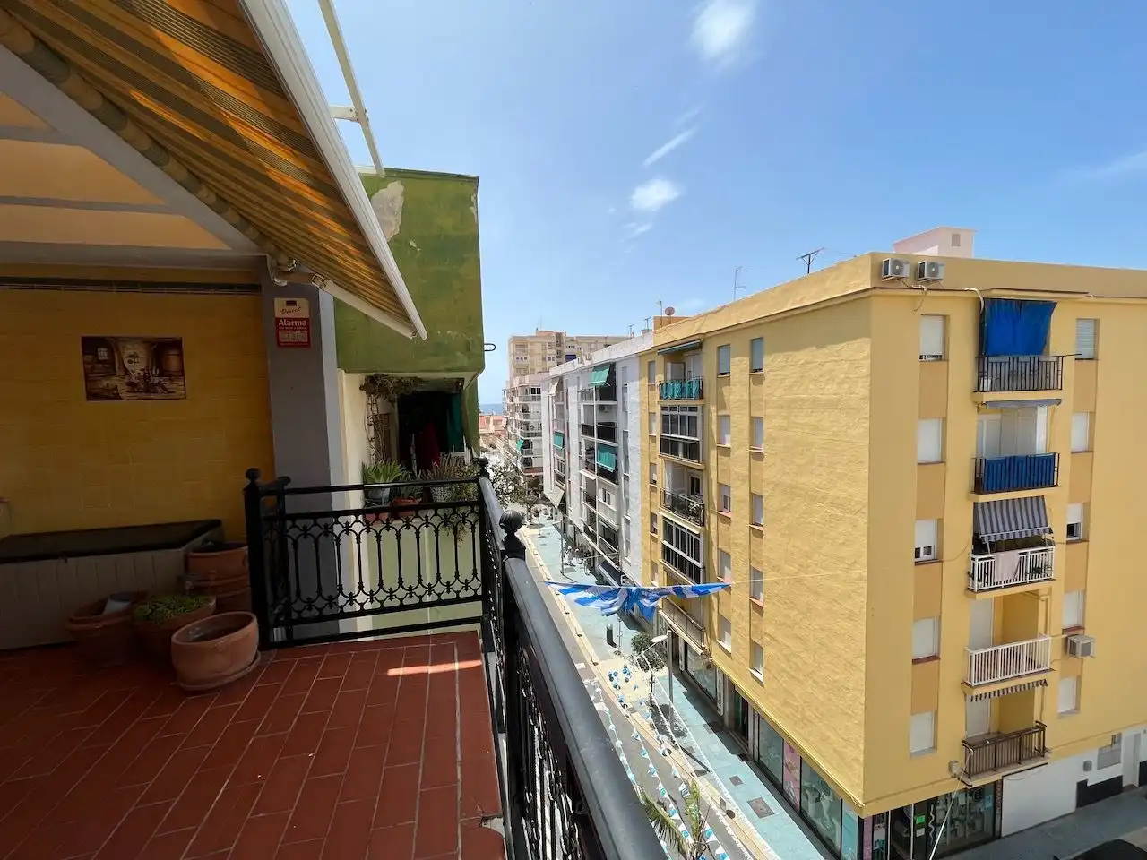 Vista exterior de Ático de alquiler en Vélez-Málaga con Aire acondicionado, Calefacción y Terraza